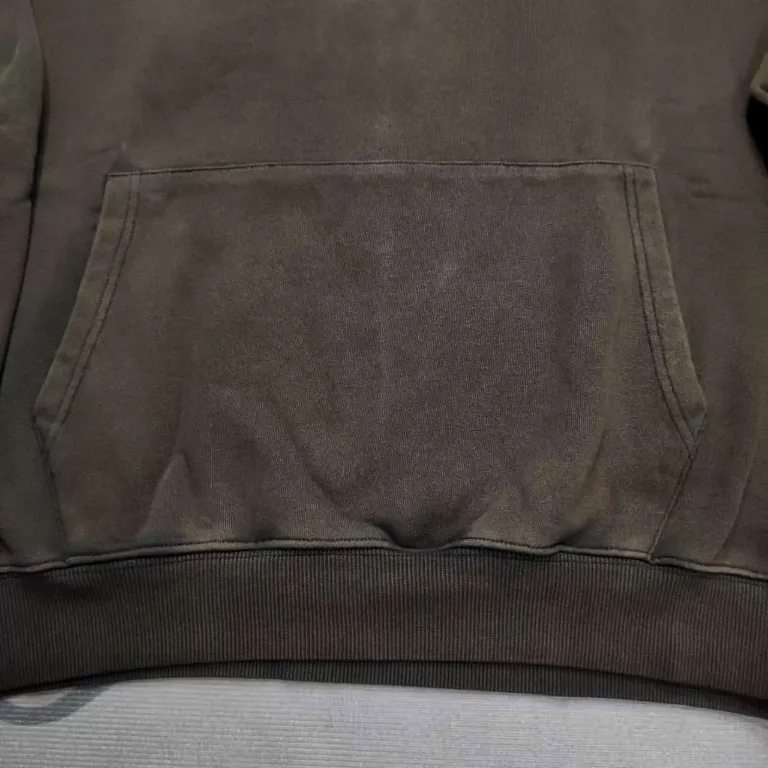 The top proven version OFF back religious WHITE hooded sweatshirt OW jacket hoodie oversize same style for male and female couples stars. As a street fashion art in the luxury ranks, off white has always attracted many fans with its classic logo and trendy creativity. Not only is it an understanding of fashion, off white also intuitively reflects ♻️ environmental awareness in many works, and treats the world gently.  The kangaroo pocket adopts a special machine crimping process with externally shaped wiring. The brim of the hat is designed with threads, which is the first thing to look at when appraising.   The fabric is made of 480g terry cotton fabric with full drape.  Color: Black Size: XS-L P:430